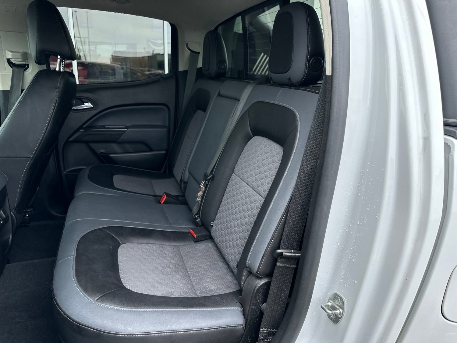 Used 2019 Summit White Chevrolet Z71 with Trailering Package - Bed Liner - Skid Plate Package - Off-Road Sport Bar - Premium Sound image 15