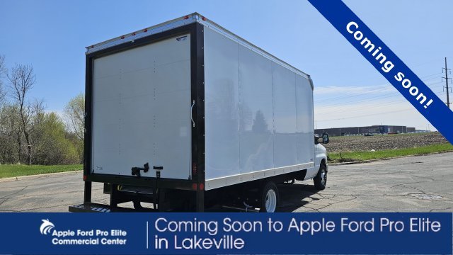 New 2027 Oxford White Ford Base image 3