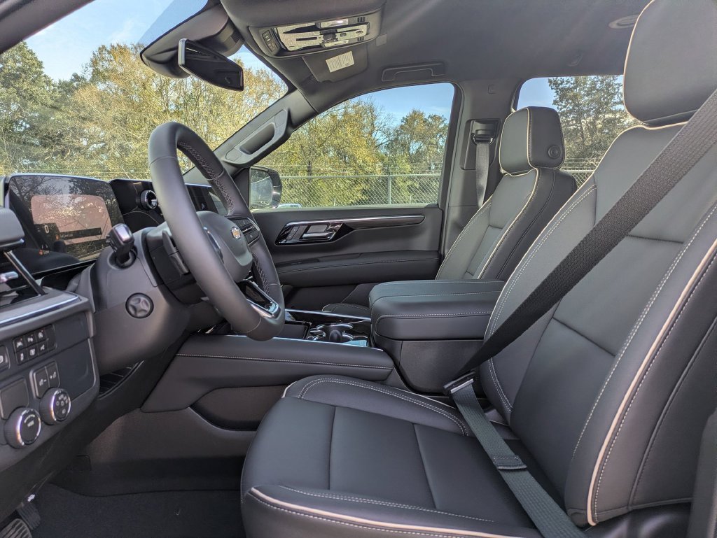 2026 Chevrolet Suburban Premier - Photo 16
