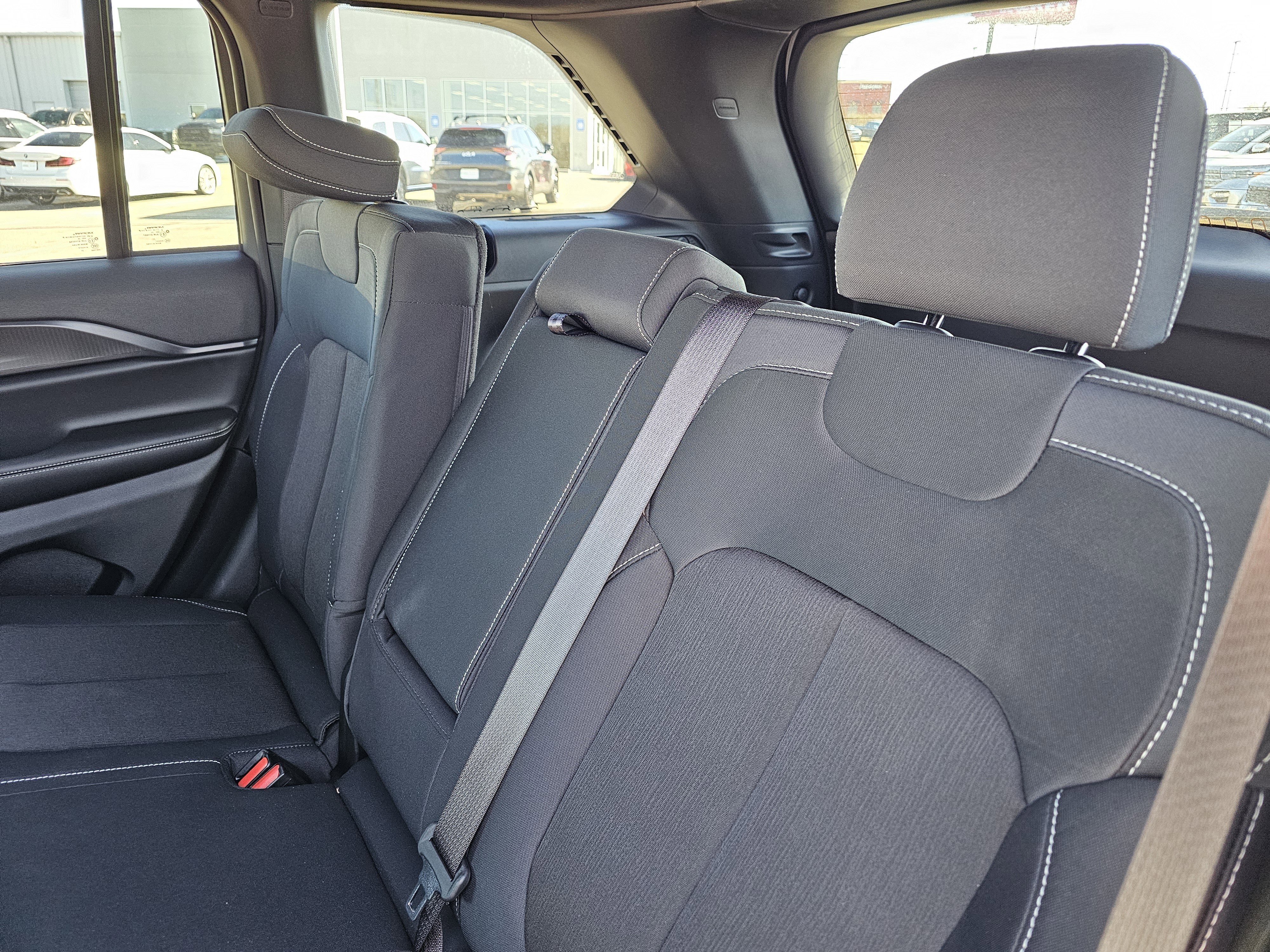 New 2024 Silver Zynith Jeep Laredo X image 33