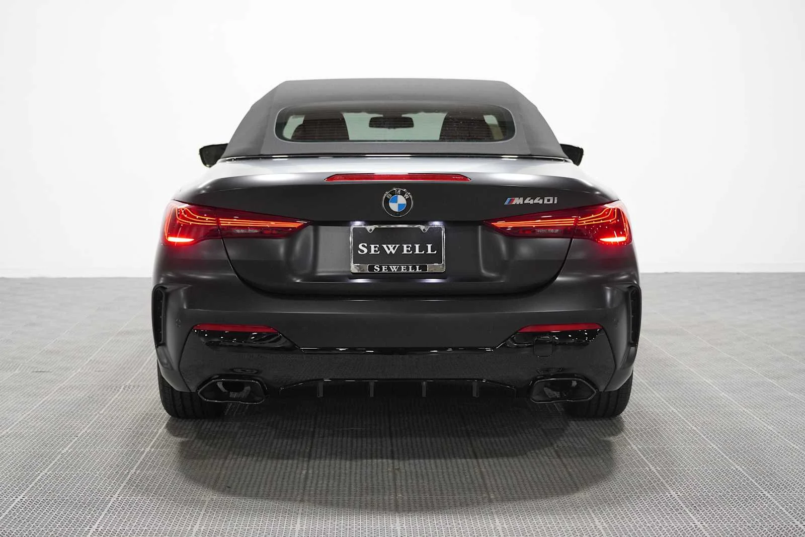 New 2027 Black Sapphire Metallic BMW M440i image 5