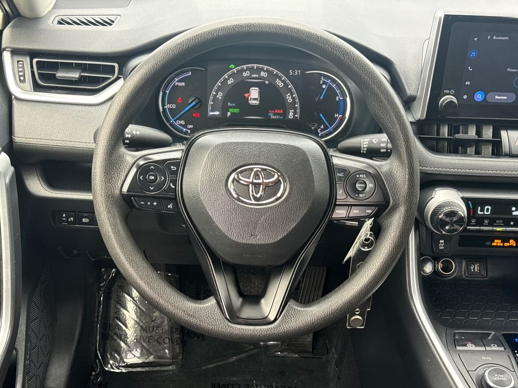 Used 2025 White Toyota LE image 13