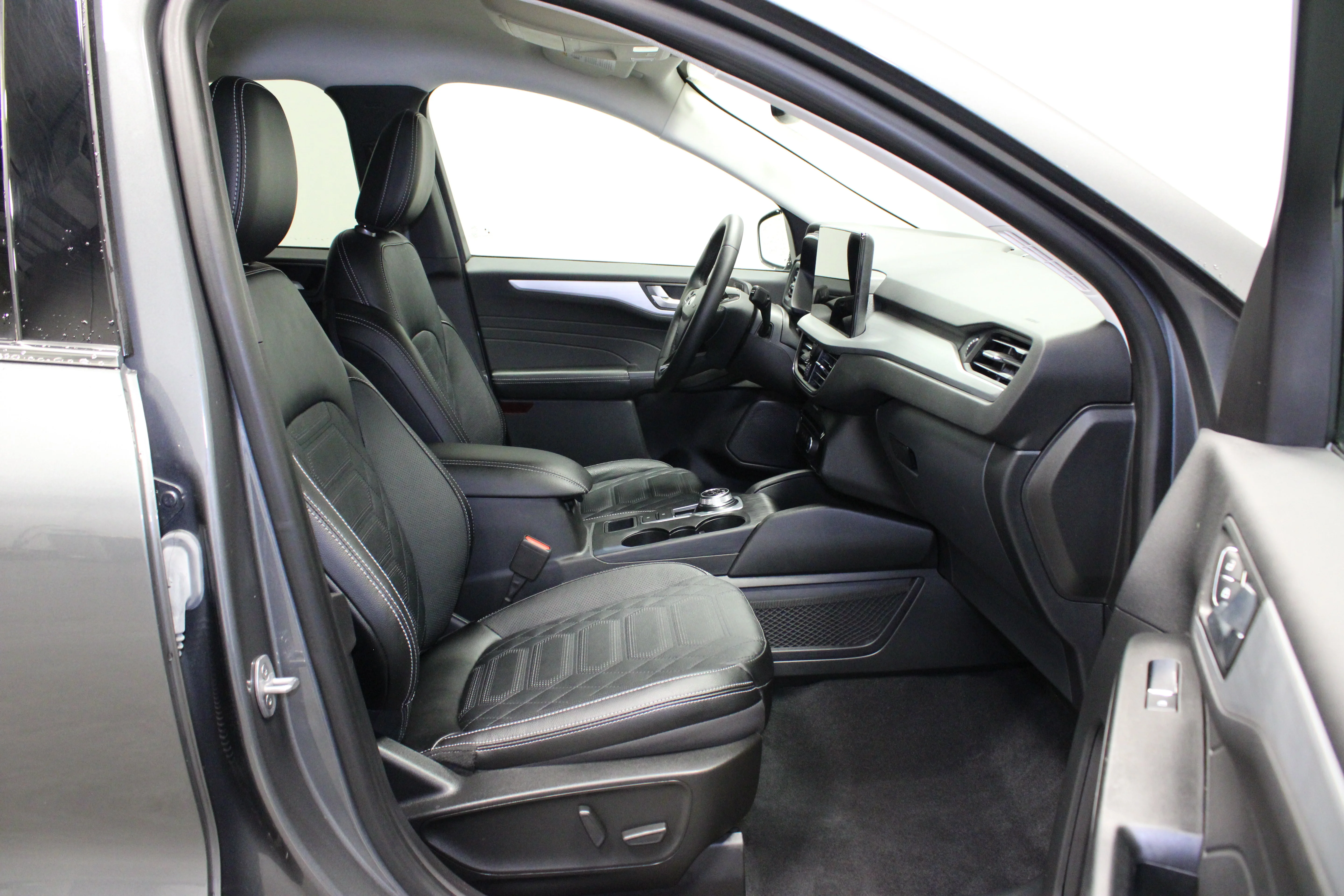 Used 2023 Gray Metallic Ford PHEV image 14