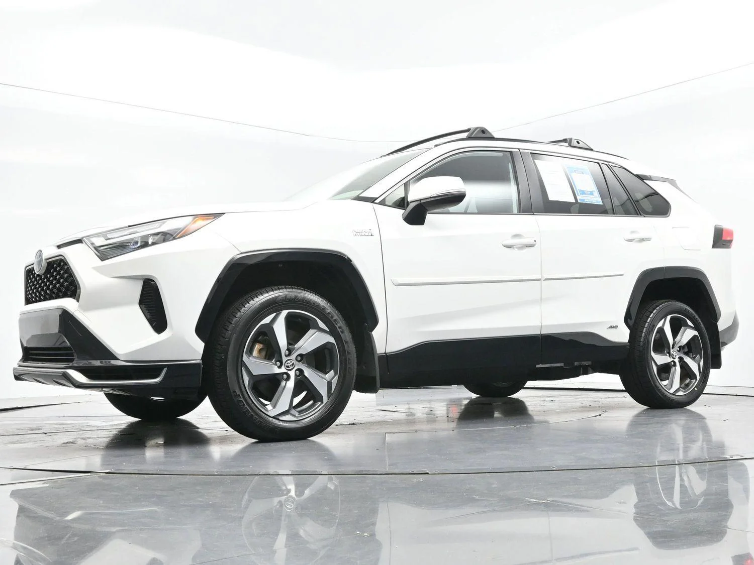 Used 2024 Ice Cap Toyota SE image 46