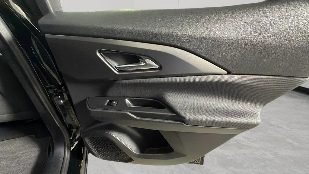 Used 2025 Black Chevrolet LT image 32