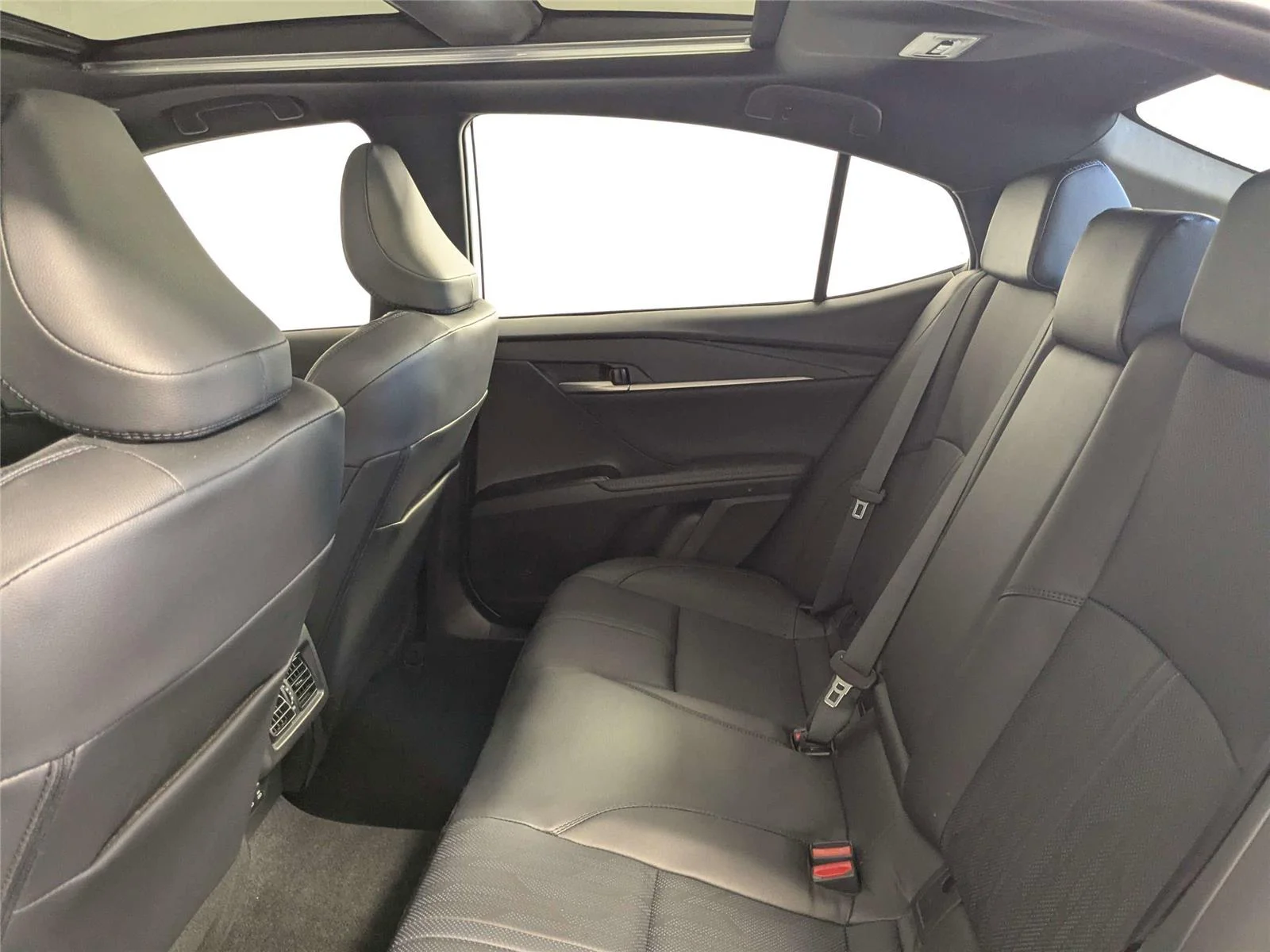 2025 Toyota Camry XSE - Photo 35