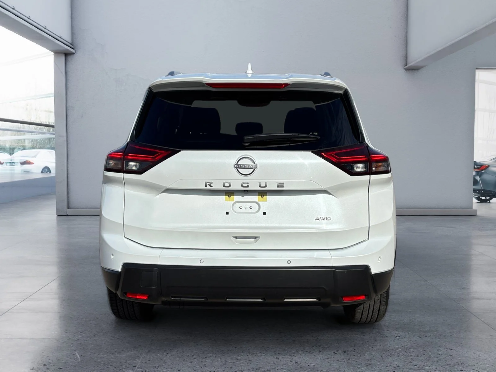 Used 2025 White Nissan SV Moonroof image 4