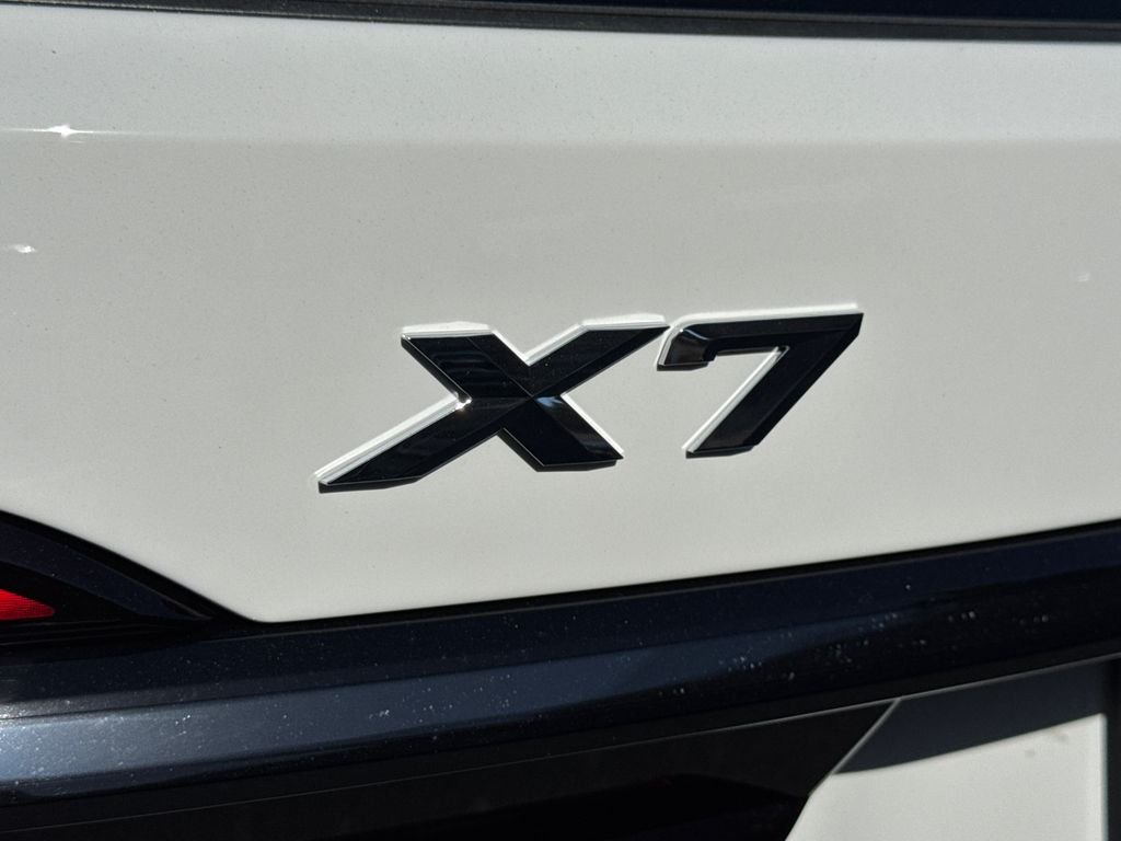 New 2027 Alpine White BMW xDrive40i image 12