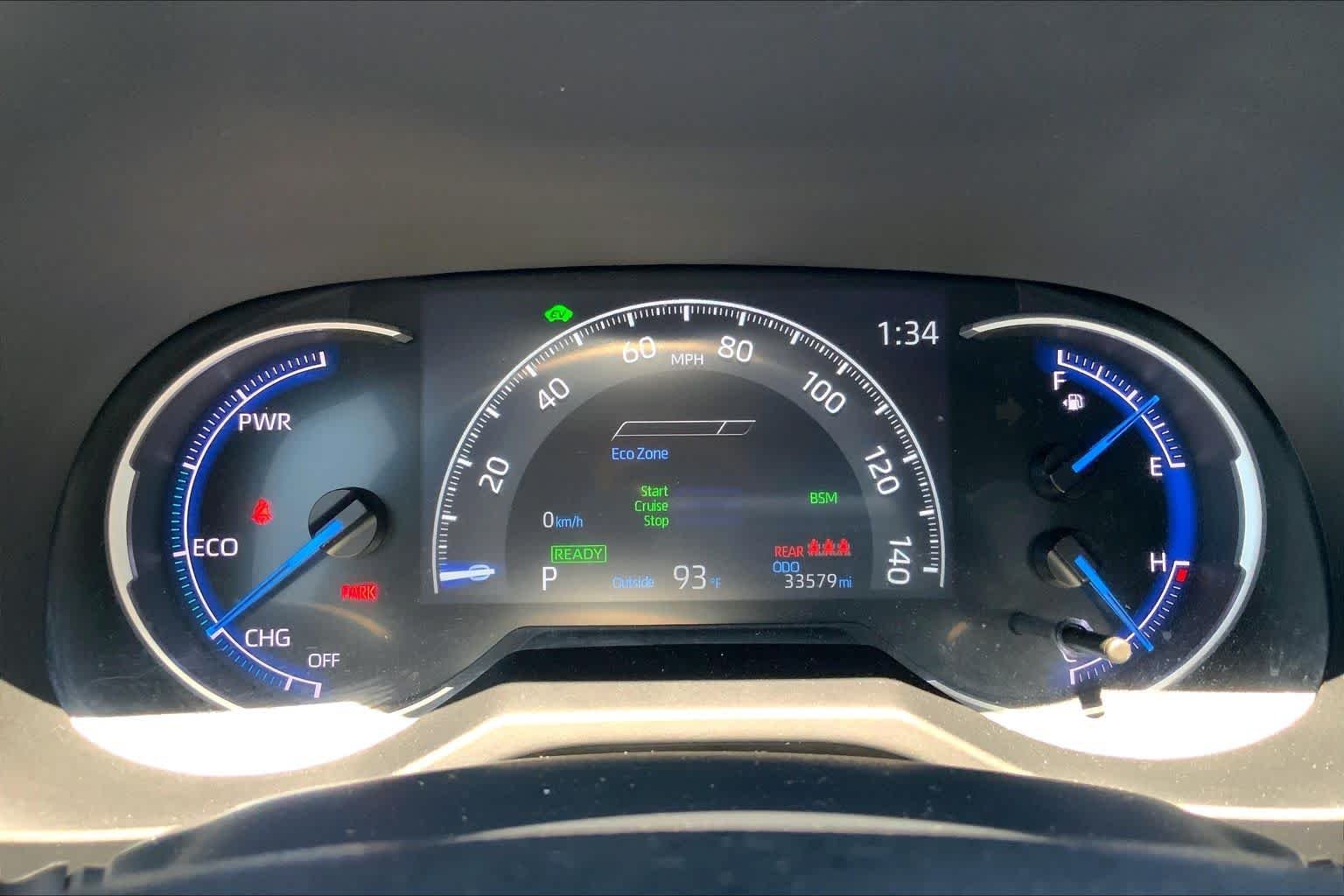 2024 Toyota RAV4 XLE - Photo 26