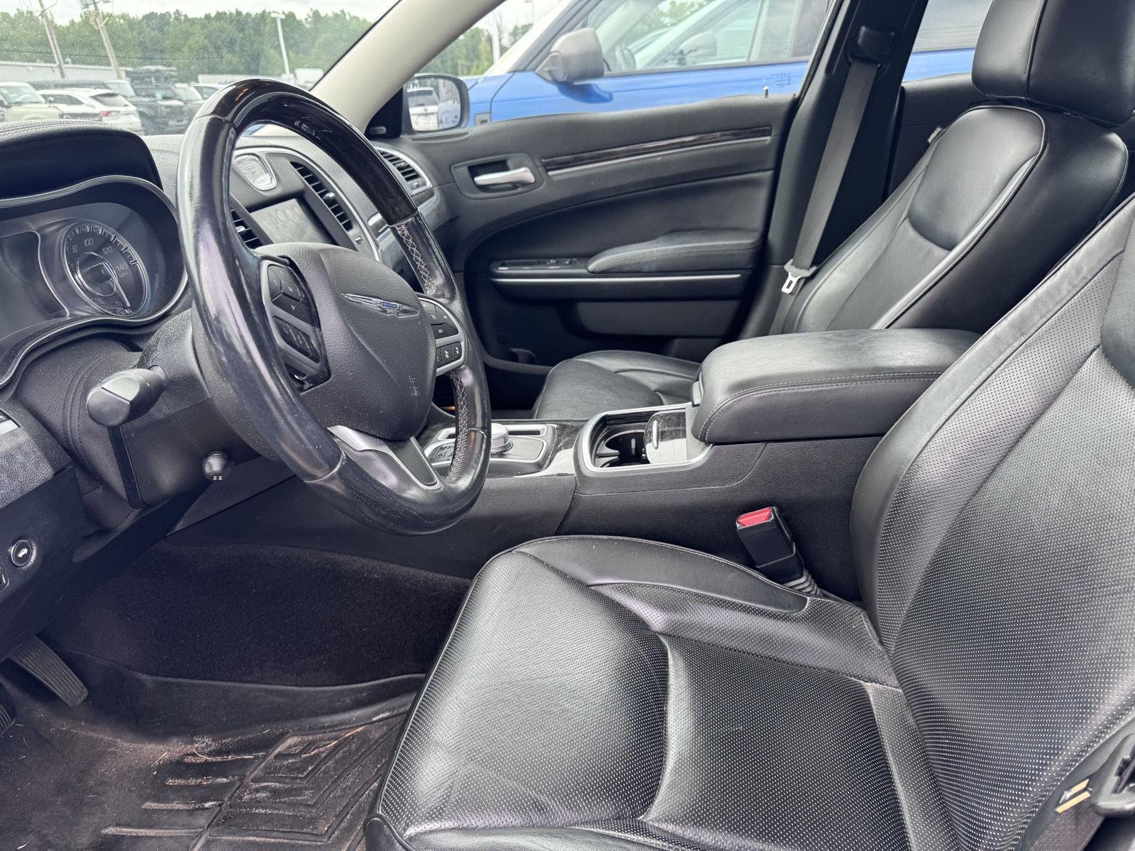 Used 2018 Granite Crystal Metallic Clearcoat Chrysler Limited image 5