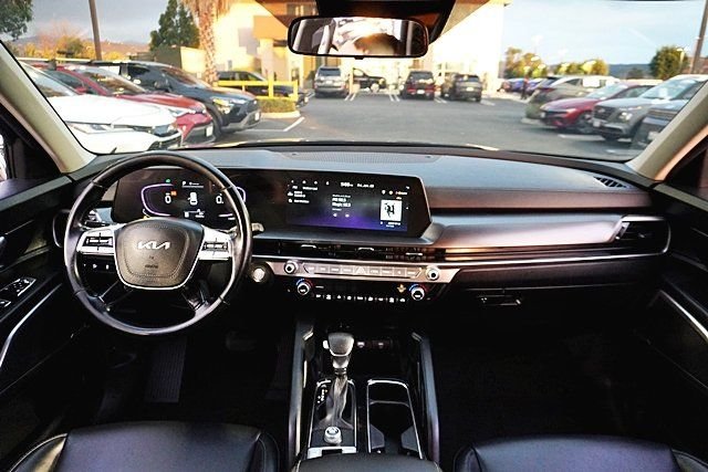 Used 2024 Black Kia LX image 18