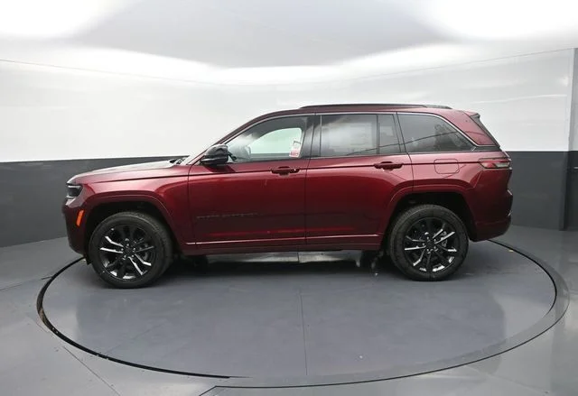 New 2026 Velvet Red Pearl-Coat Exterior Paint Jeep Limited Reserve image 6