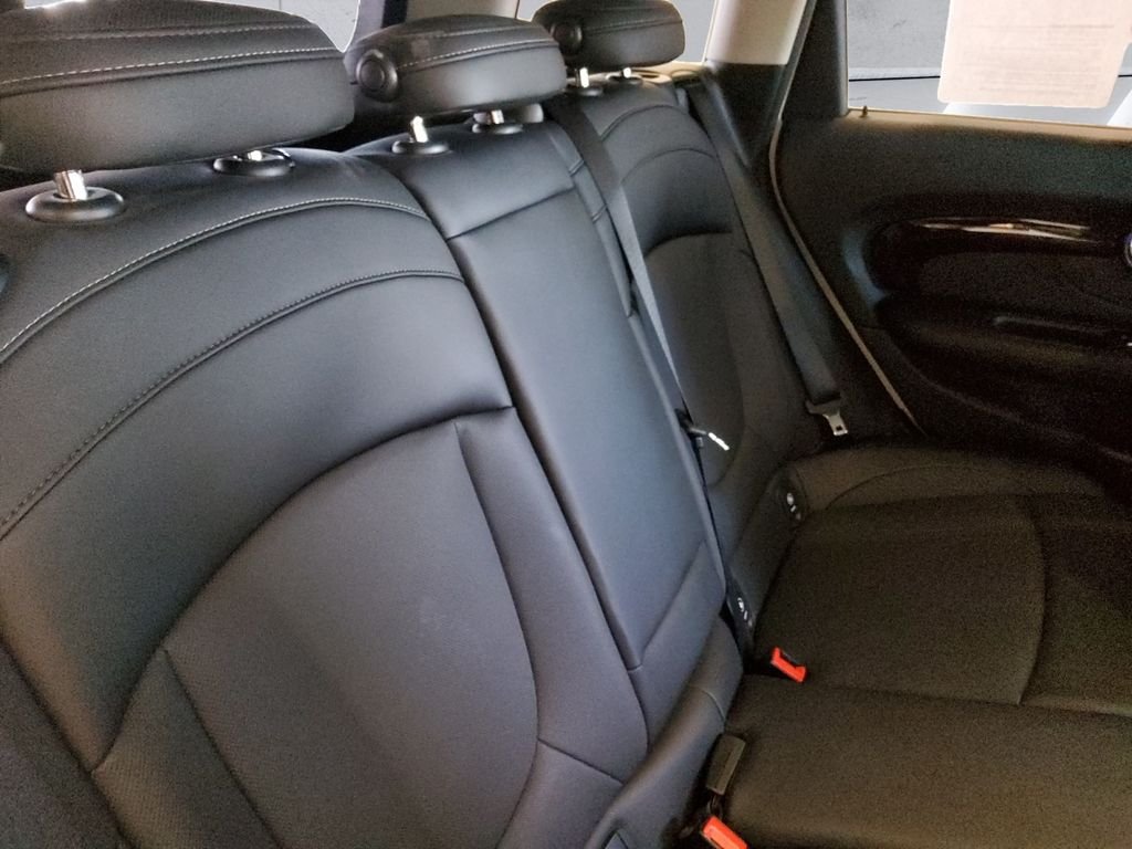 Used 2019 White MINI Classic image 16