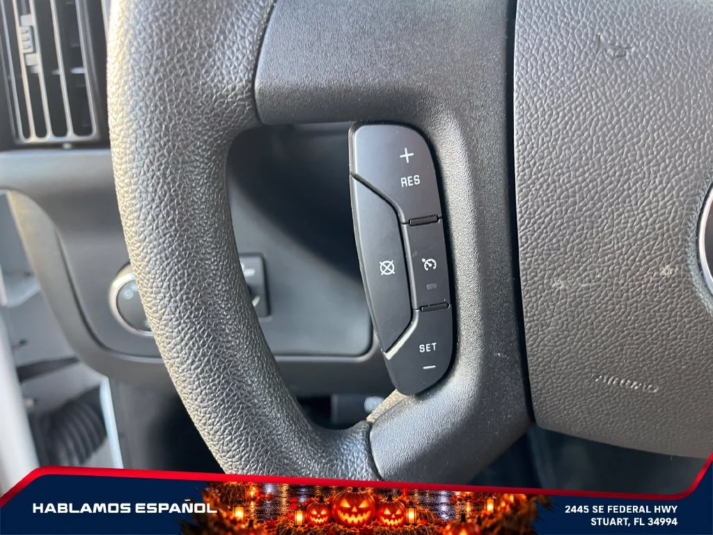 Used 2025 Summit White GMC Work Van image 14