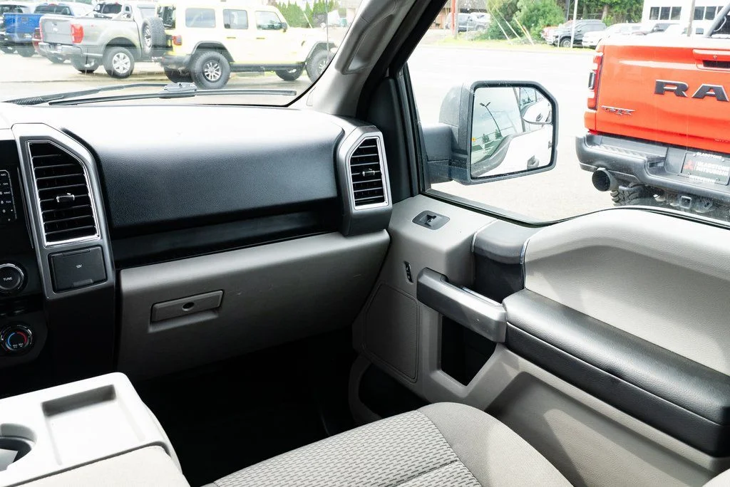 Used 2016 White Ford XLT image 10