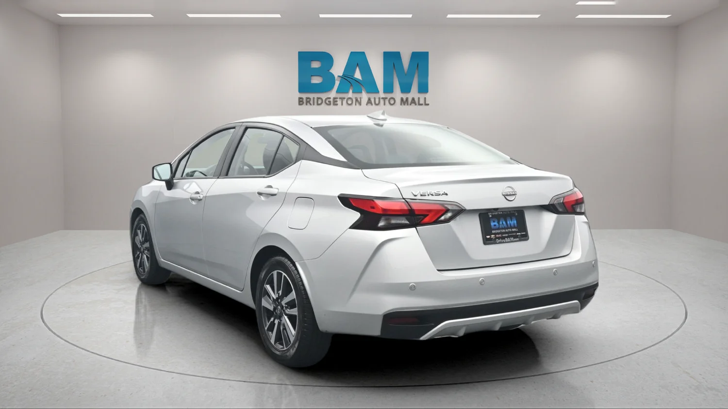 Used 2025 Silver Nissan SV image 4