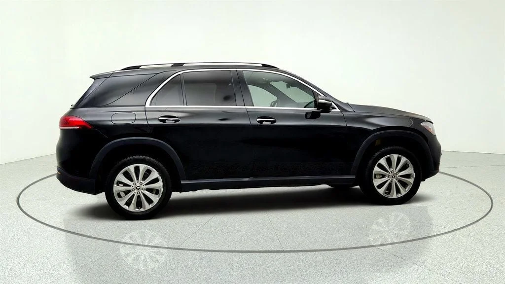 Used 2020 Black Mercedes-Benz GLE 350 4MATIC® SUV w/ Premium Pkg image 4