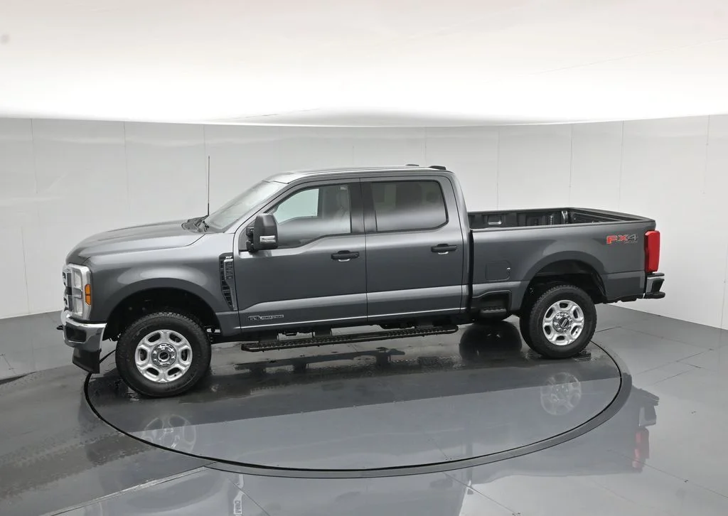 New 2026 Carbonized Gray Metallic Ford XLT image 43