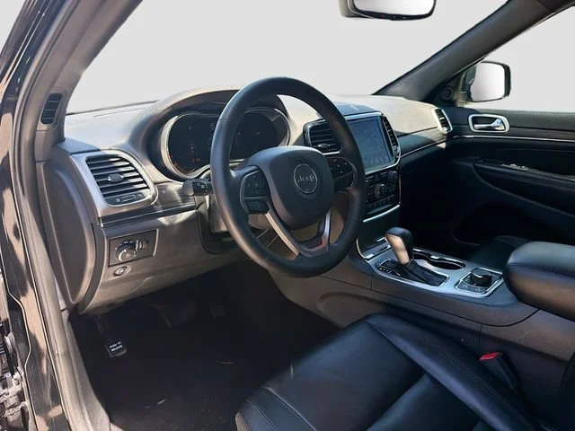 Used 2019 Diamond Black Crystal Pearlcoat Jeep Limited image 26