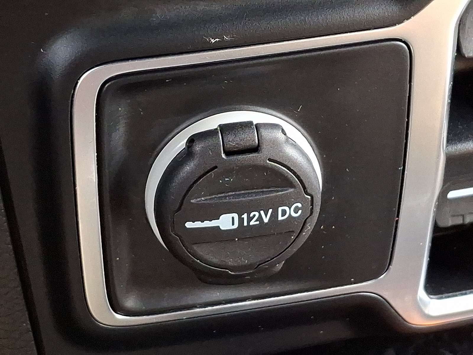 Certified Used 2019 Ocean Blue Metallic Clearcoat Jeep Sahara image 25