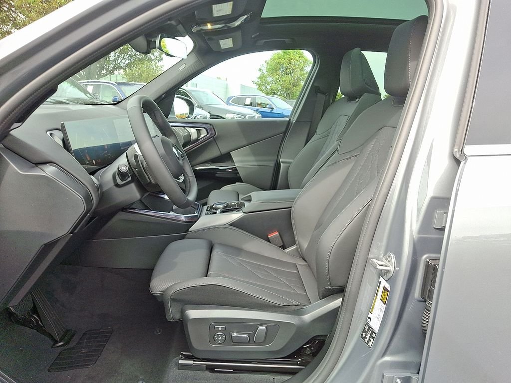 Used 2026 Skyscraper Grey Metallic BMW 30 xDrive image 6