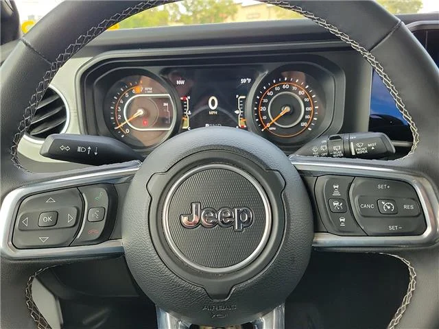 Used 2025 White Jeep Sahara 4x4 image 18