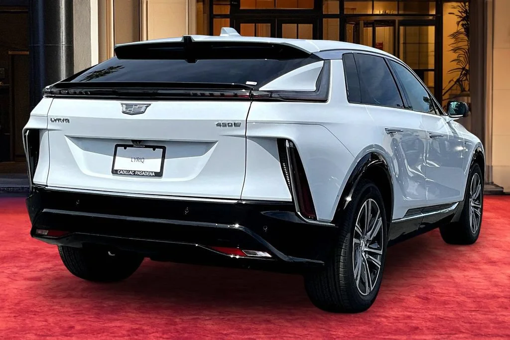 New 2026 Vibrant White Tricoat Cadillac Luxury image 6