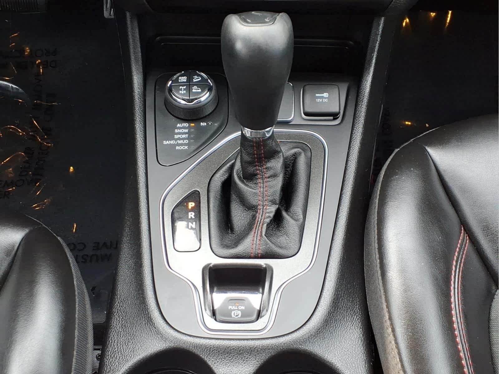 Used 2021 Olive Green Pearlcoat Jeep Trailhawk image 25