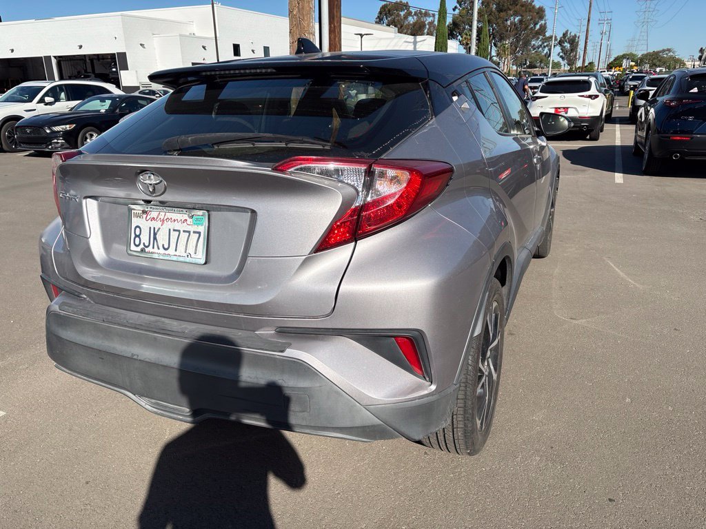 Used 2019 Silver Toyota XLE image 6