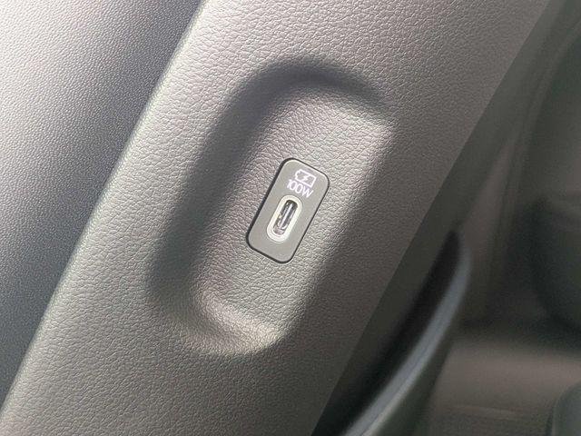 New 2026 White Hyundai SEL Premium FWD image 15