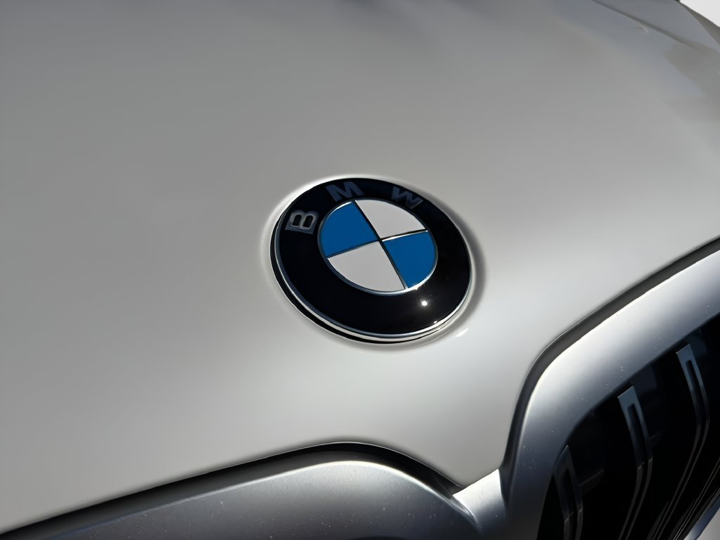 New 2027 Mineral White Metallic BMW xDrive40i image 30