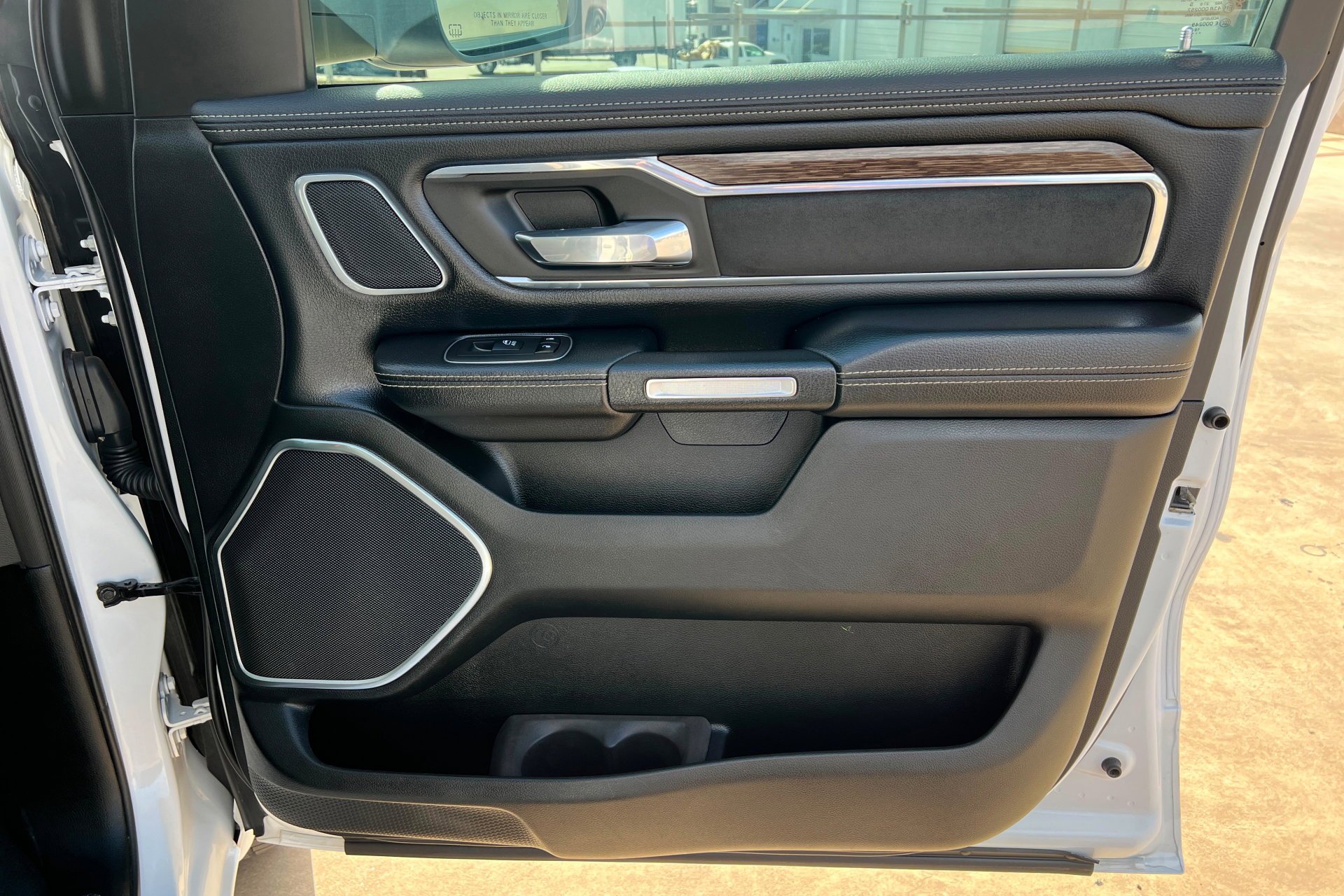 2019 RAM Ram 1500 Pickup Laramie - Photo 15