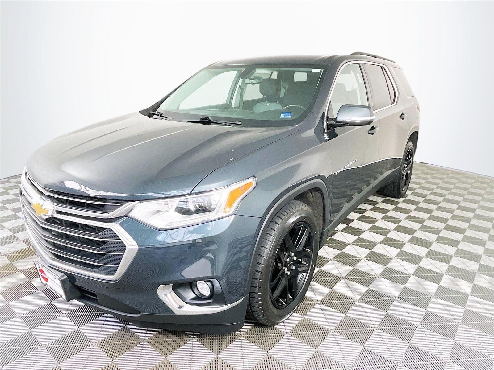 Used 2019 Graphite Metallic Chevrolet LT Cloth image 3