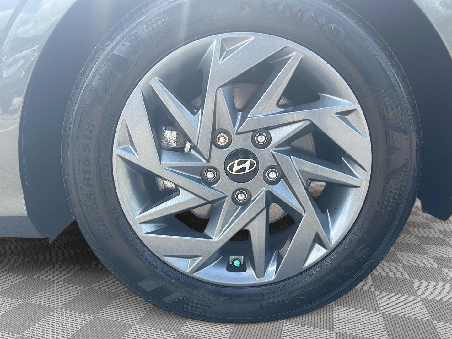 2024 Hyundai Elantra SEL - Photo 17