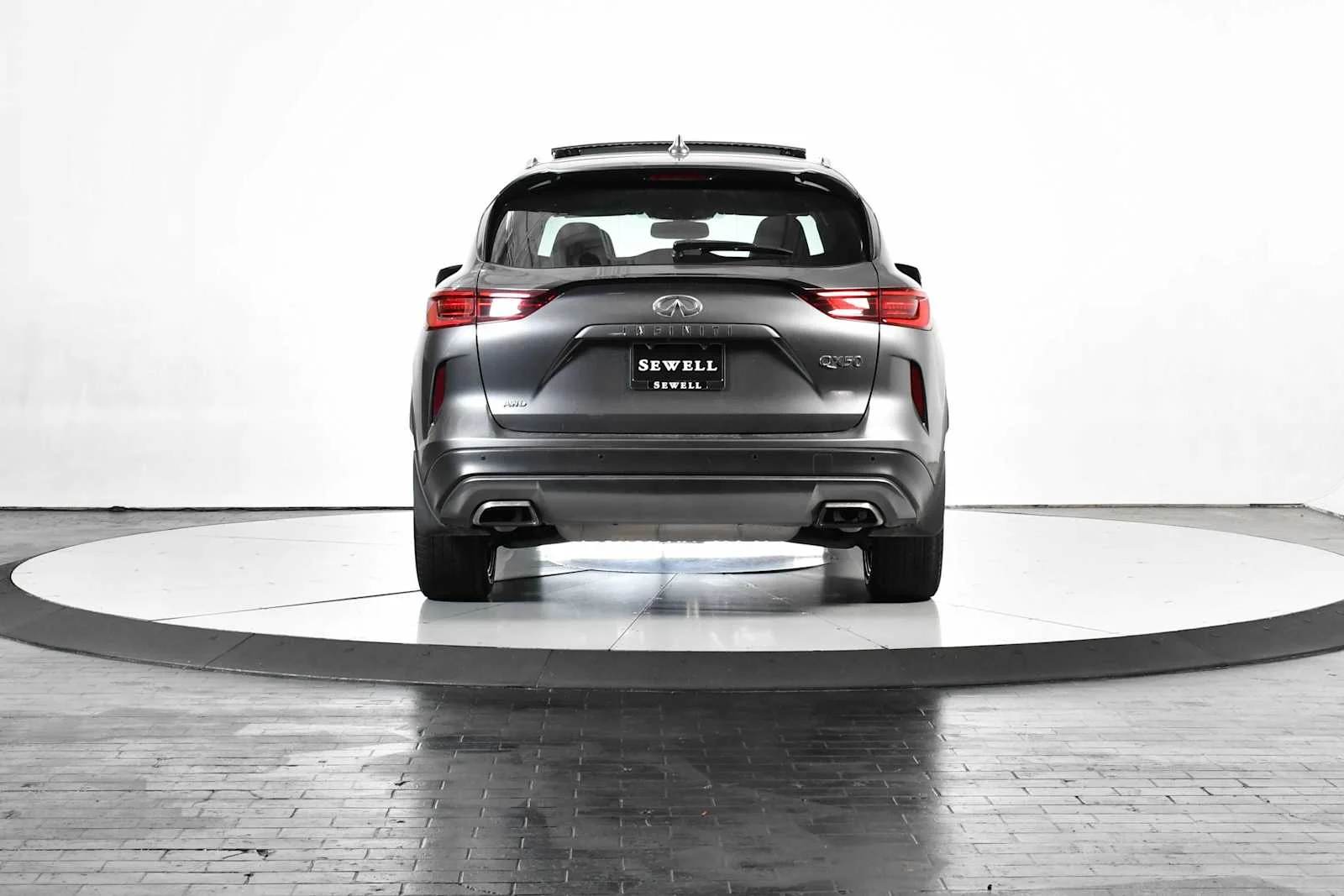 Used 2022 Graphite Shadow INFINITI LUXE image 5