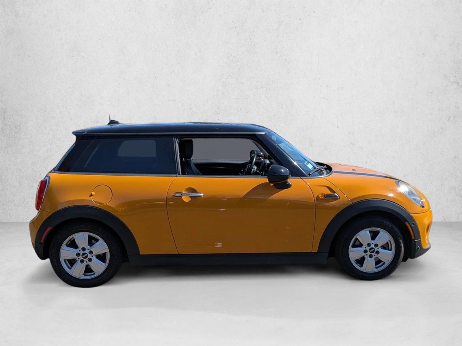 Used 2017 Black MINI Cooper S image 4