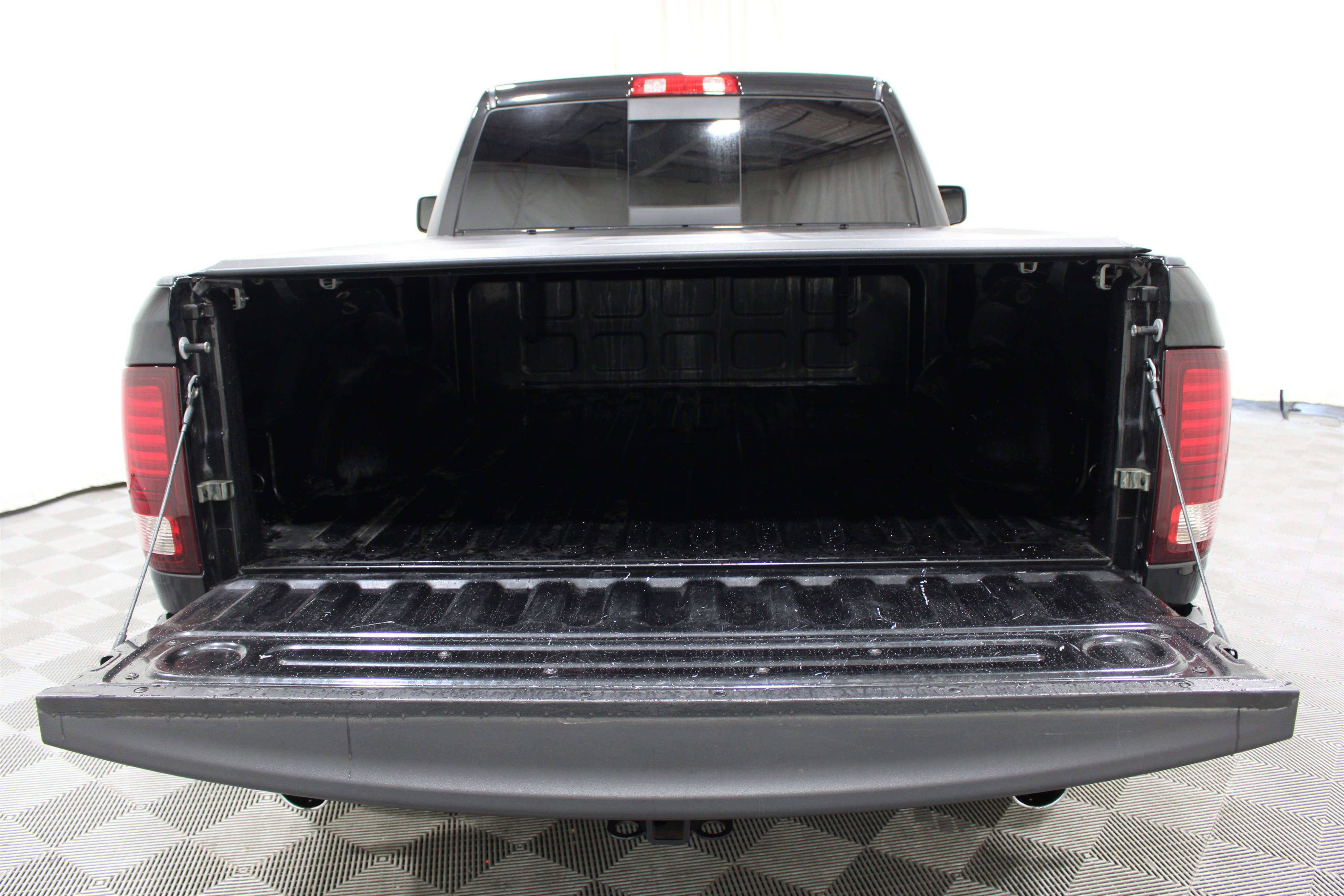 Used 2017 Brilliant Black Crystal Pearlcoat Ram Sport image 18