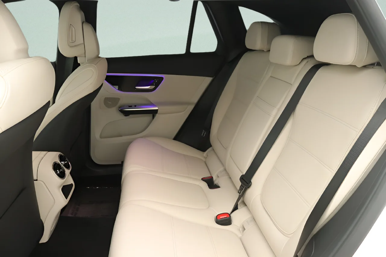 Used 2025 White Mercedes-Benz 350e 4MATIC® Plug in Hybrid image 31