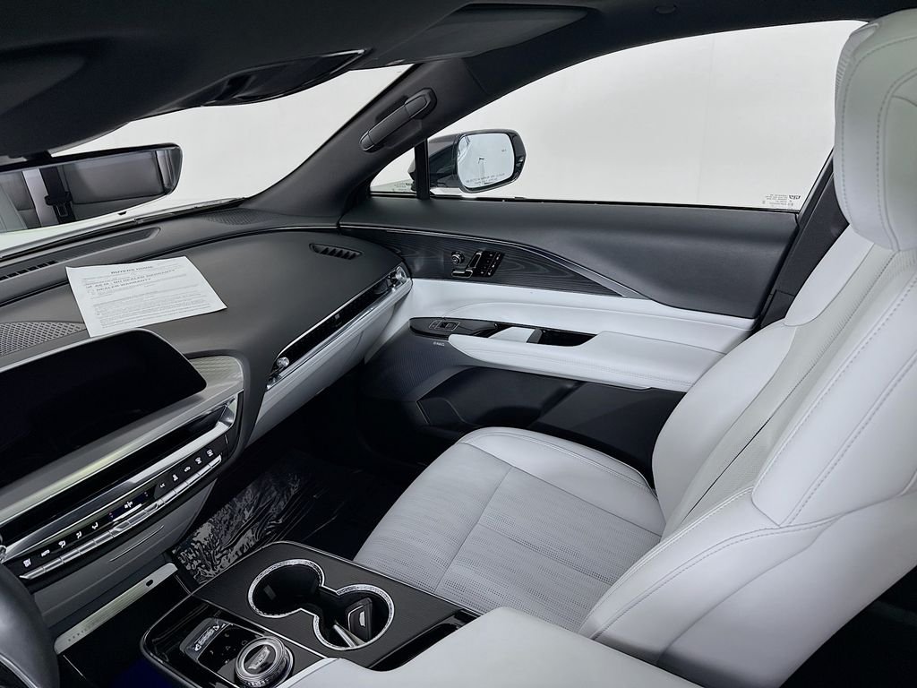 Used 2025 White Cadillac Sport image 24