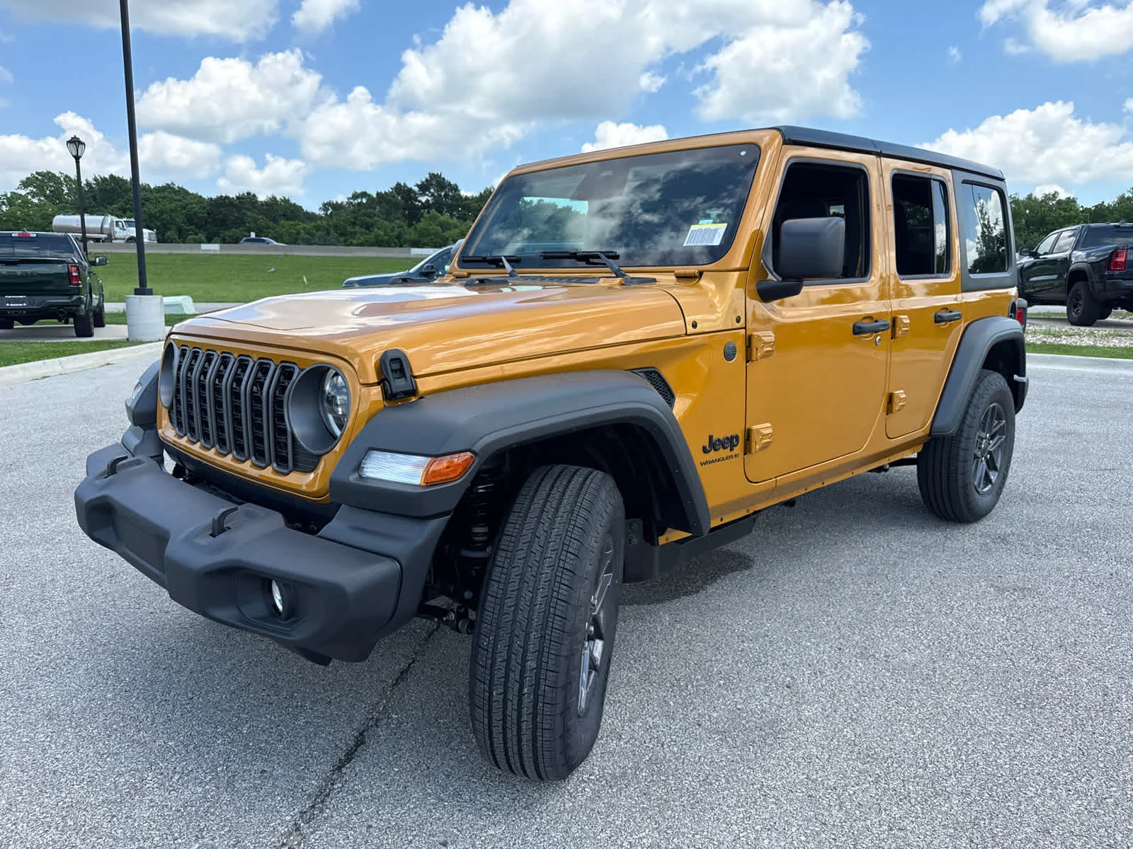 New 2026 Goldilocks Jeep Sport S image 4