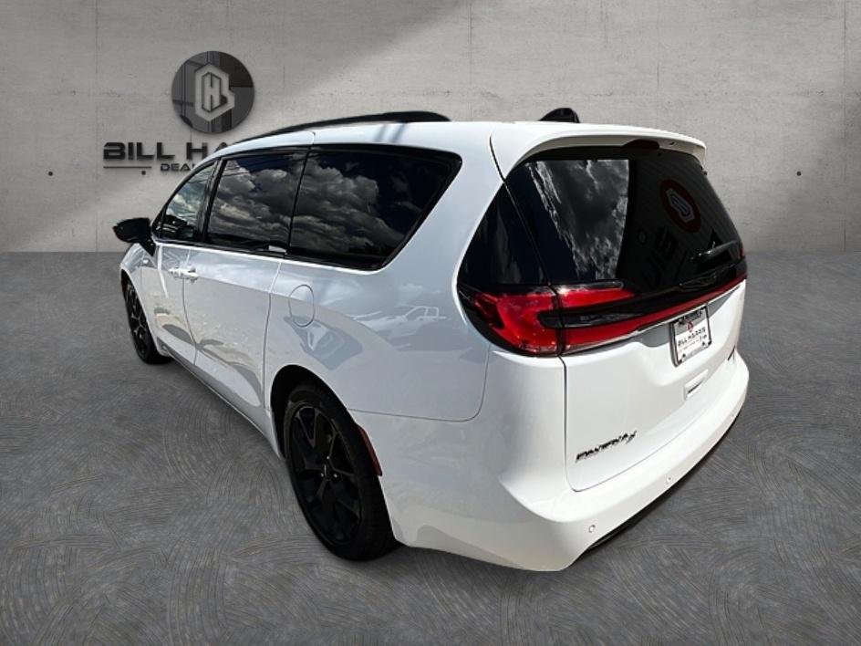 Used 2024 White Chrysler Limited image 8
