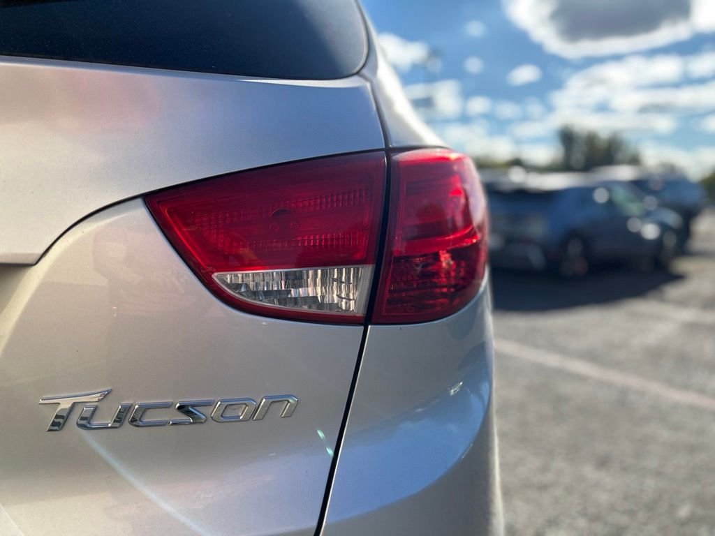 Used 2012 Diamond Silver Hyundai GLS image 6