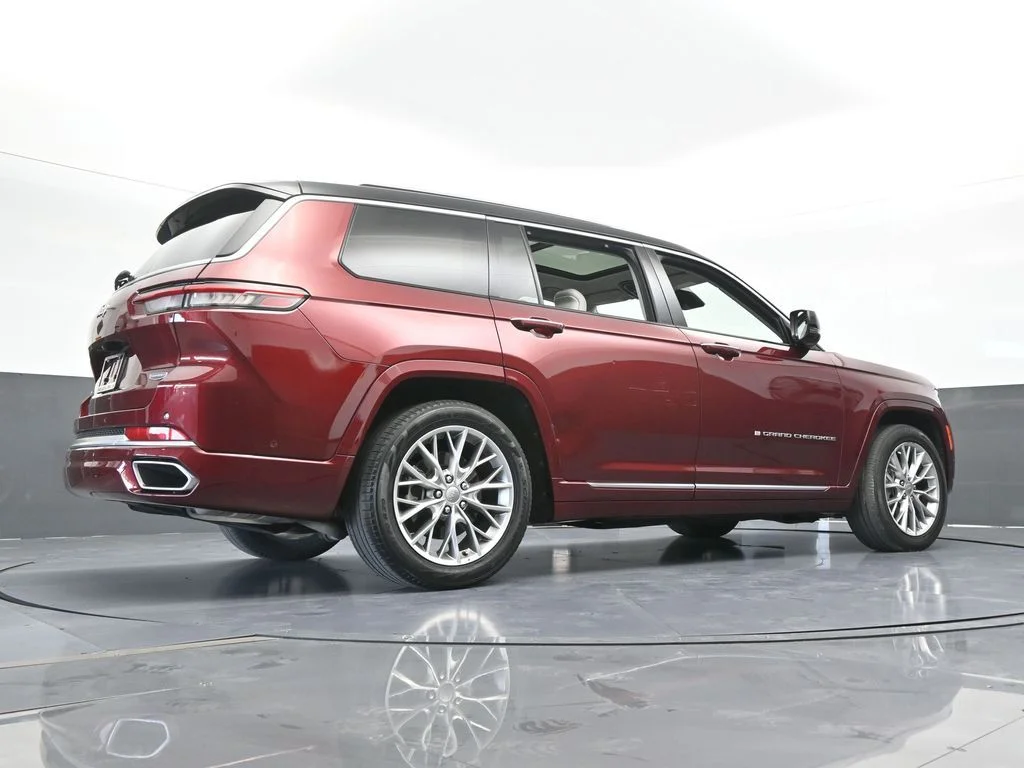 Used 2023 Velvet Red Pearlcoat Jeep Summit image 69