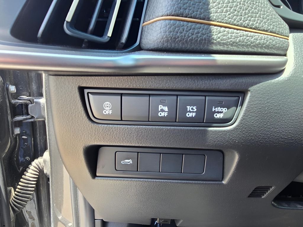 Used 2025 Machine Gray Metallic Mazda Preferred Package image 19