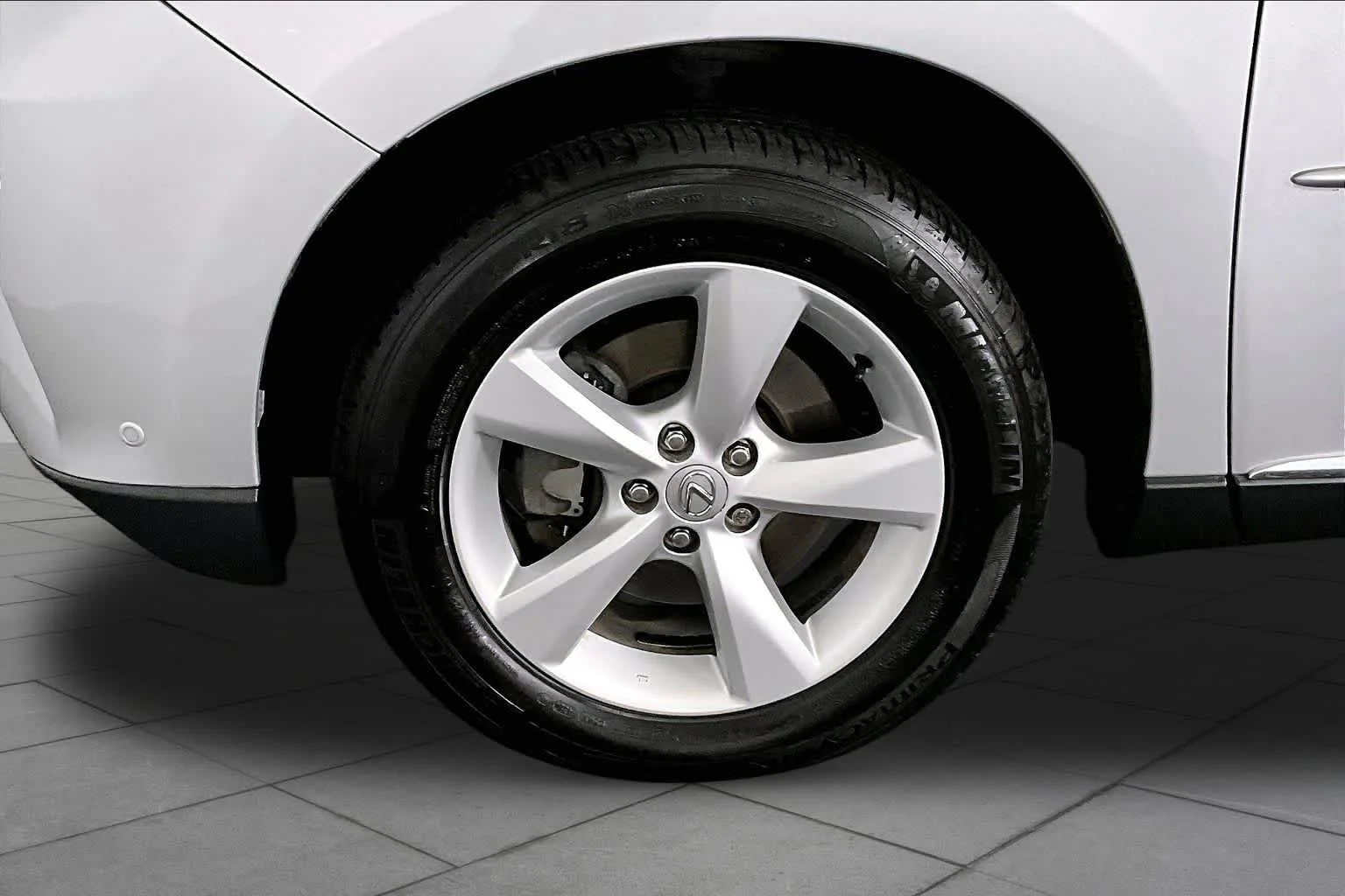 Used 2015 Silver Lining Metallic Lexus  image 11