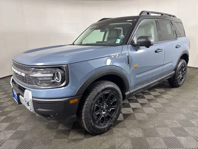 New 2026 Azure Gray Metallic Tri-Coat Ford Badlands image 8