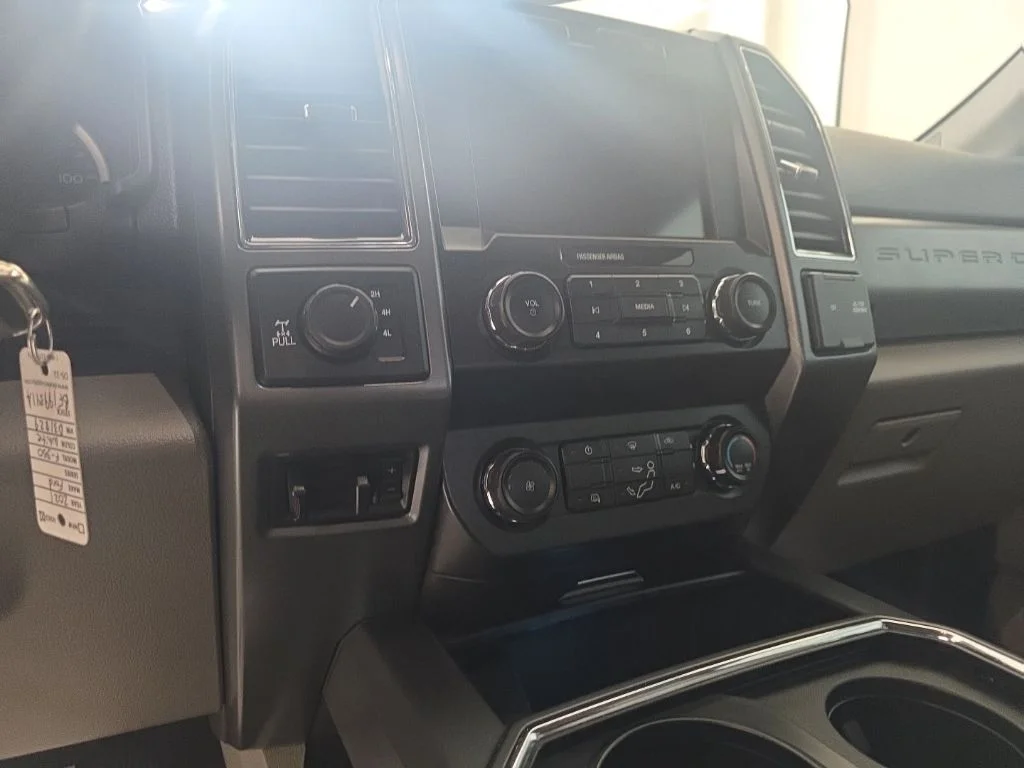 Used 2021 Oxford White Ford XLT image 15