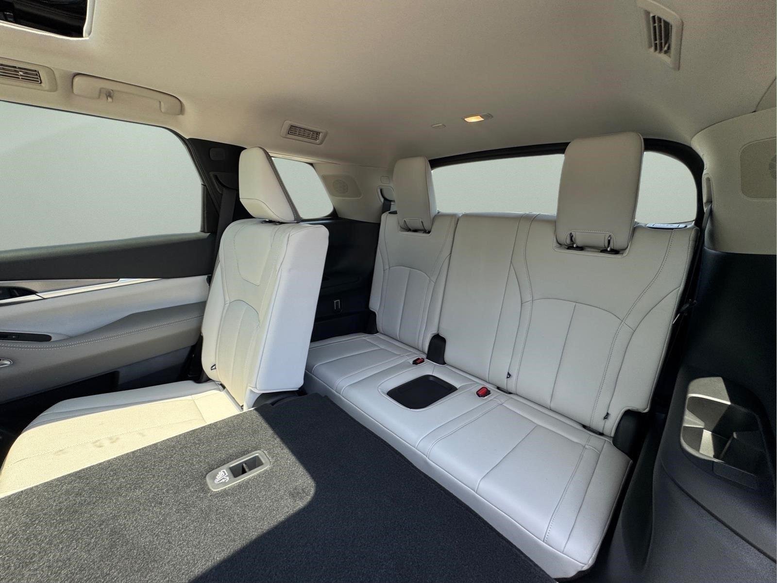 New 2027 HARBOR GRAY INFINITI Luxe FWD image 13