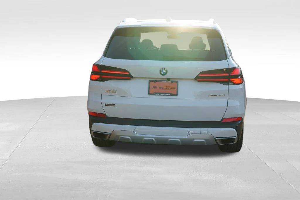 Used 2026 Alpine White BMW xDrive40i image 6