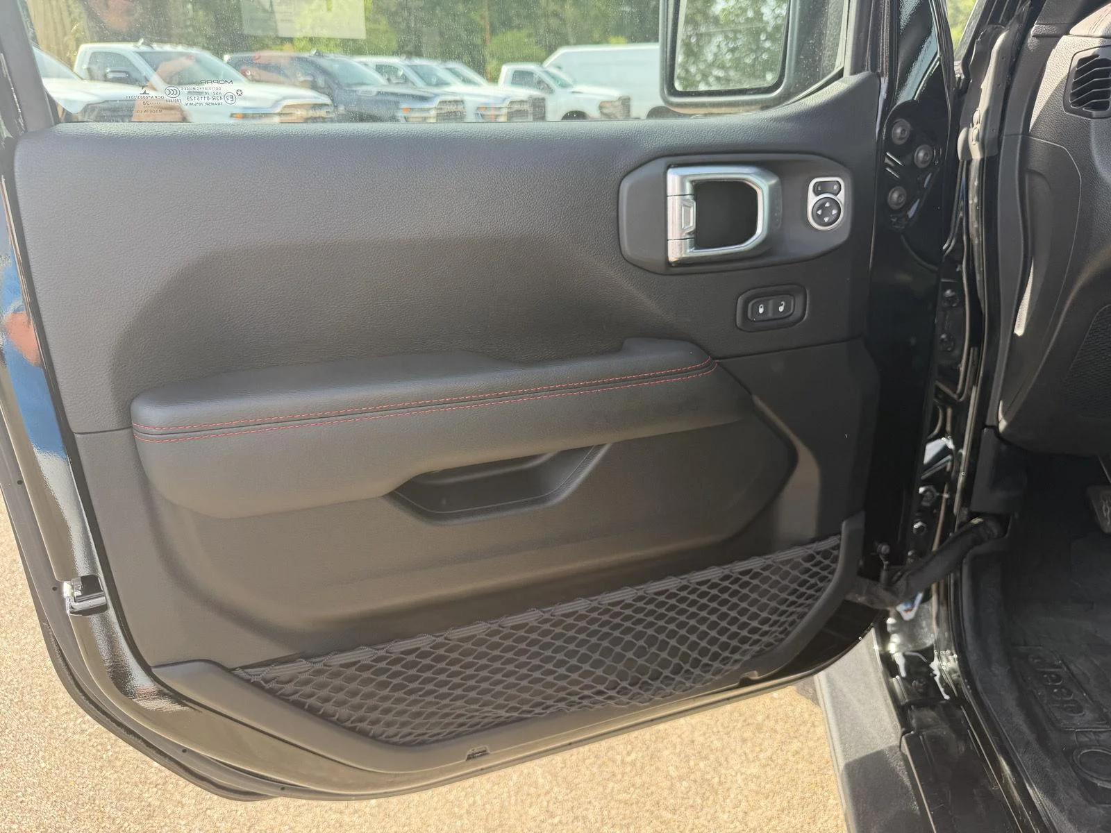 Used 2020 Black Clearcoat Jeep Recon image 14